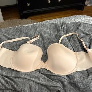 BRAND NEW! Victoria’s Secret Bra Size:36DD
